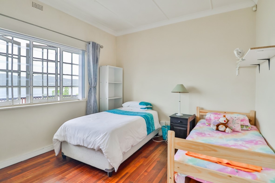 5 Bedroom Property for Sale in Paradise Western Cape